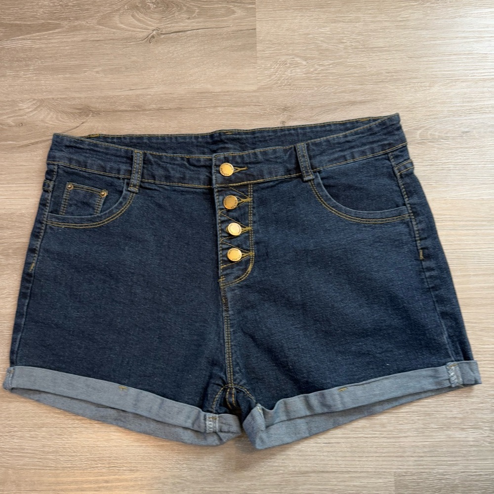 NEW! SHEIN Denim stretch shorts